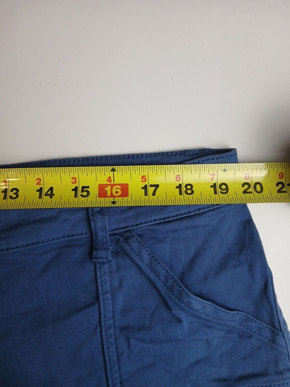KUT from the Kloth Women's Sz 16 Blue Cargo Shorts Utility Hiking Casual Comfort - Picture 5 of 8